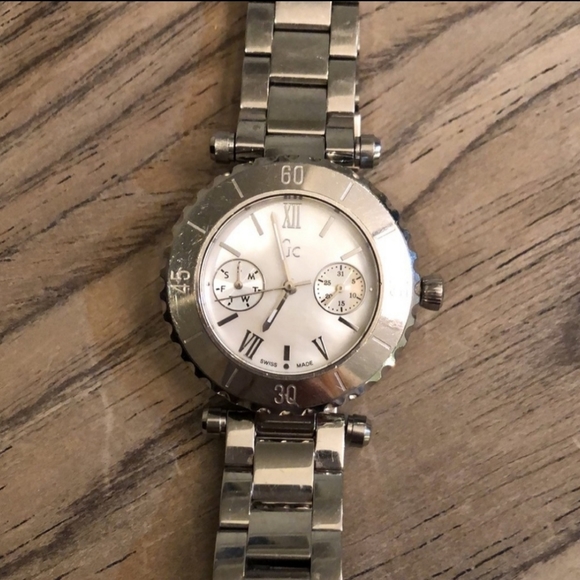 Guess Mother of Pearl Diver Chic Watch 120026L2 - Picture 4 of 5
